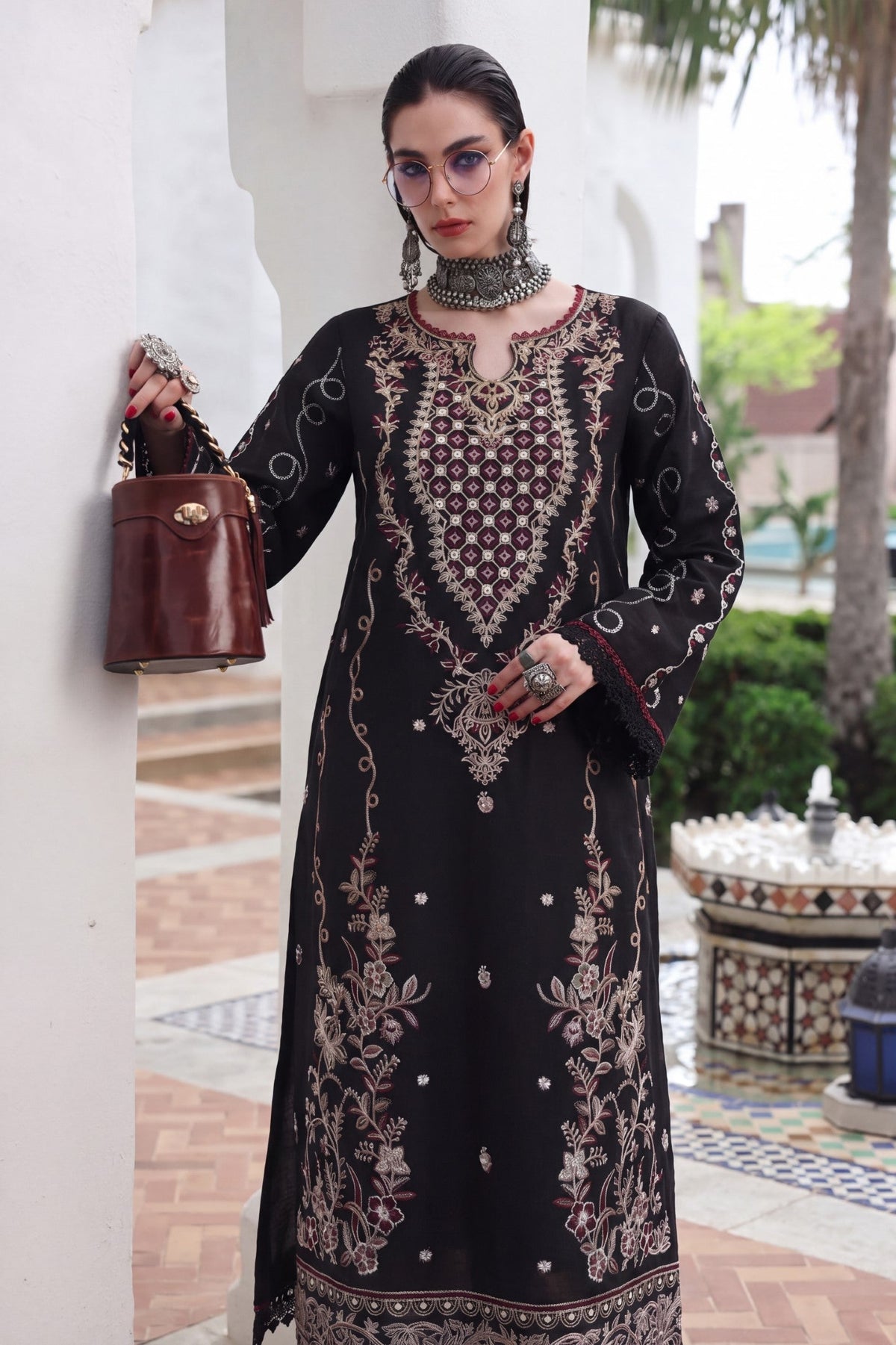 Safwa KEG-16 Olive Khaddar suit detail