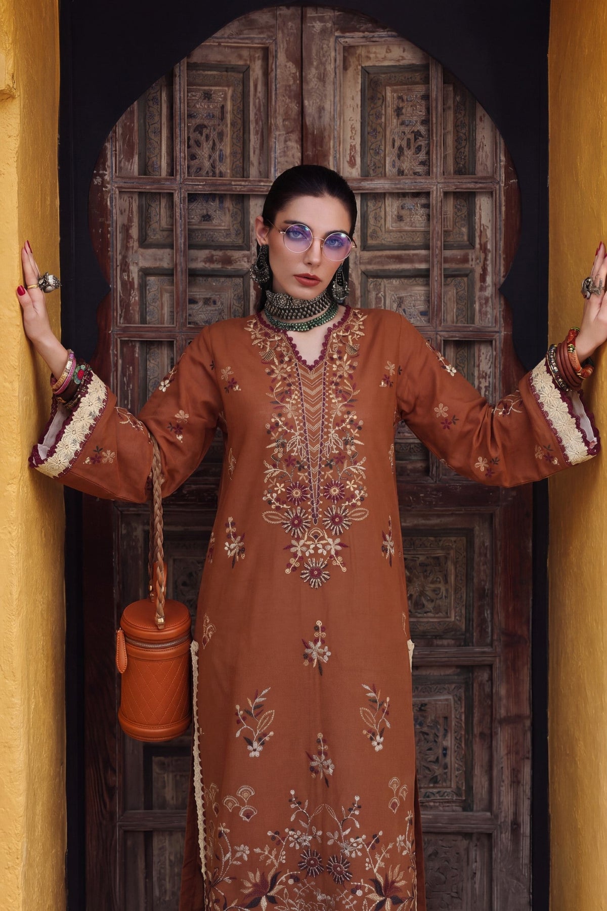 Safwa KEG-13 Olive Khaddar suit detail