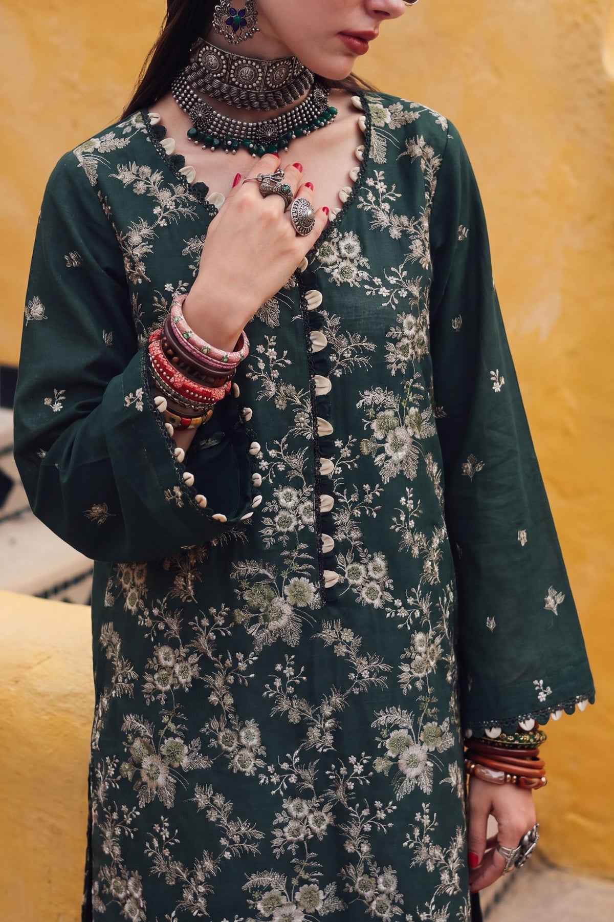 Safwa KEG-15 Olive Khaddar suit detail