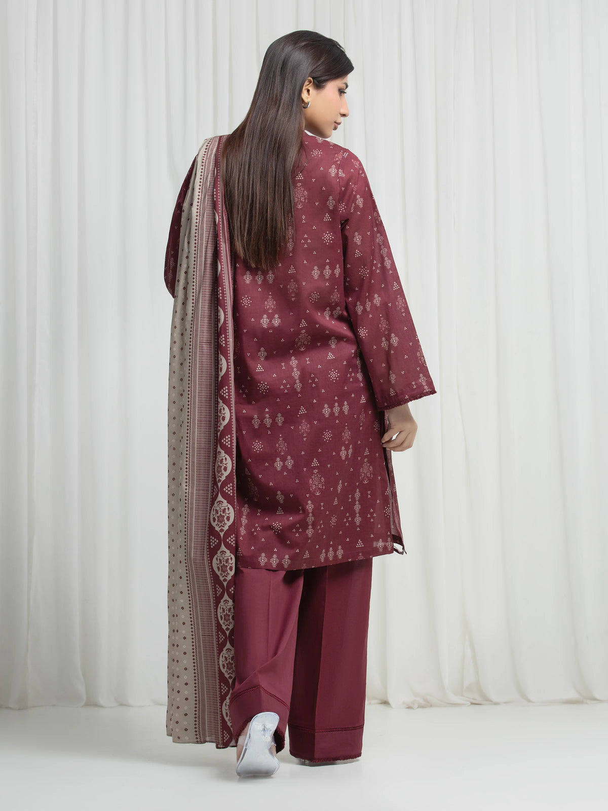 Edenrobe Maroon Printed Khaddar Suit Image 6