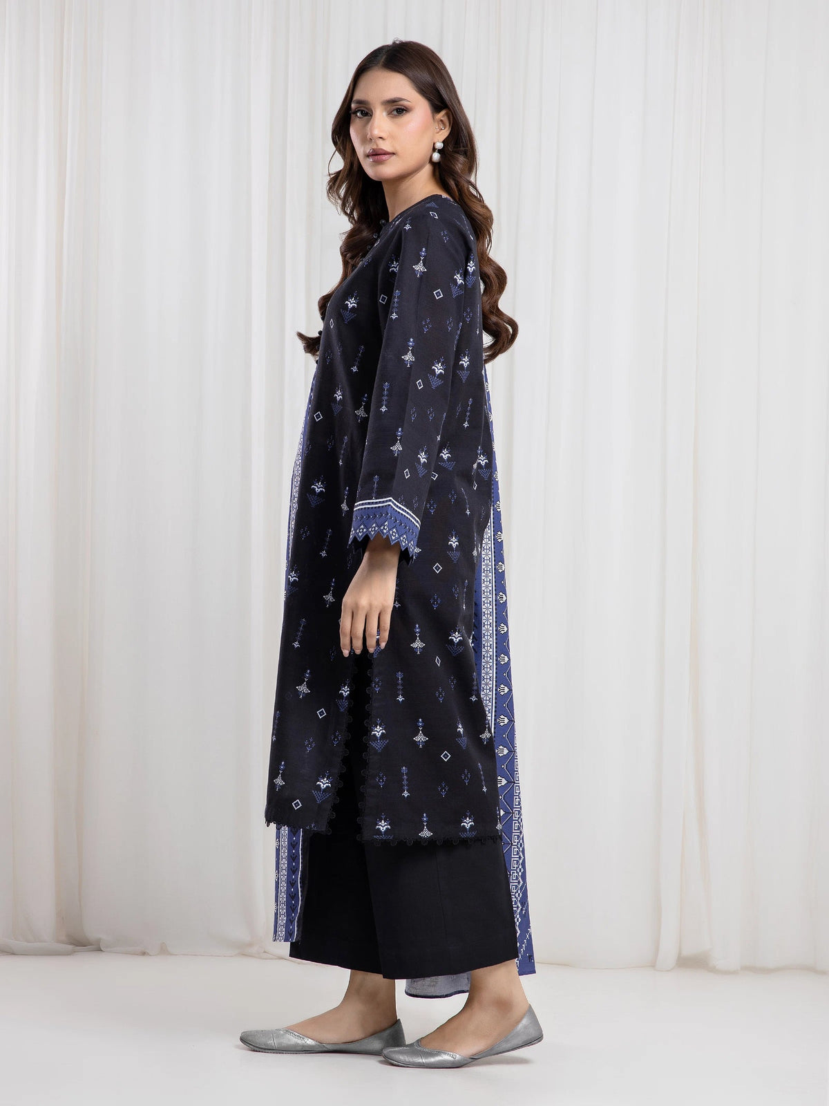 Edenrobe Black Printed Khaddar Suit 3 Piece Unstitched – Image 5