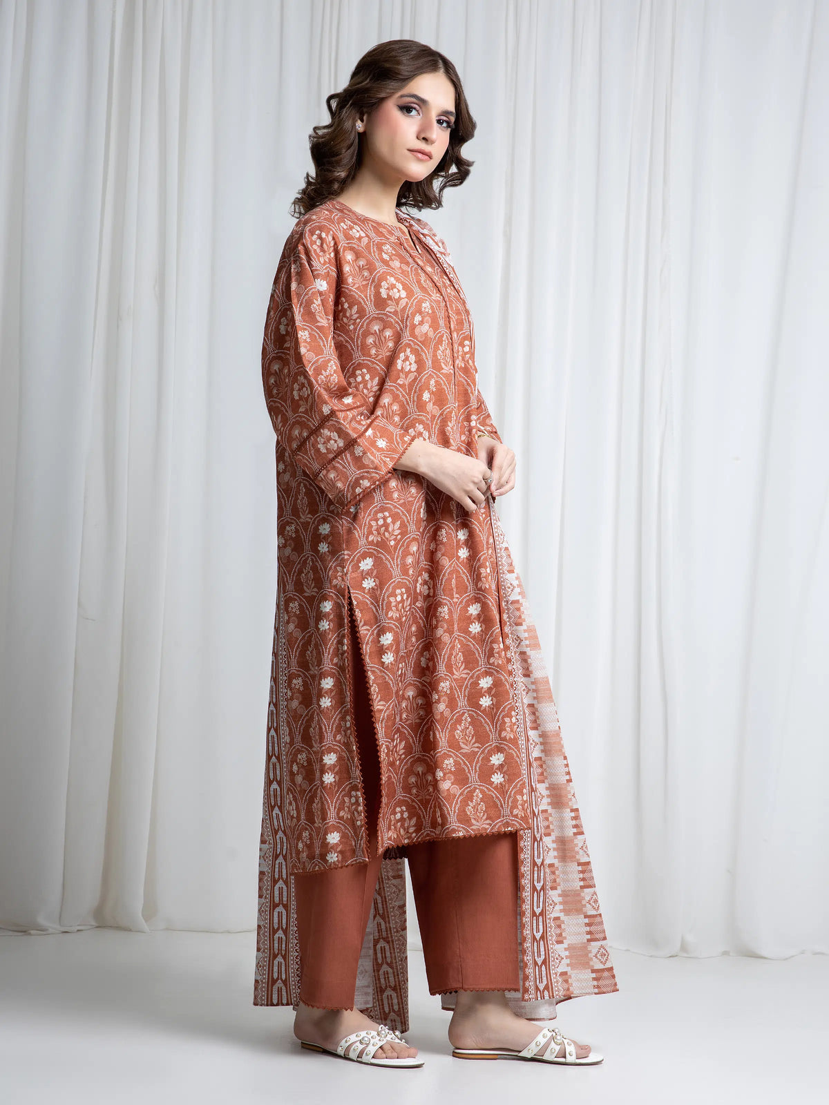 Edenrobe Brown Printed Khaddar Suit Image 5