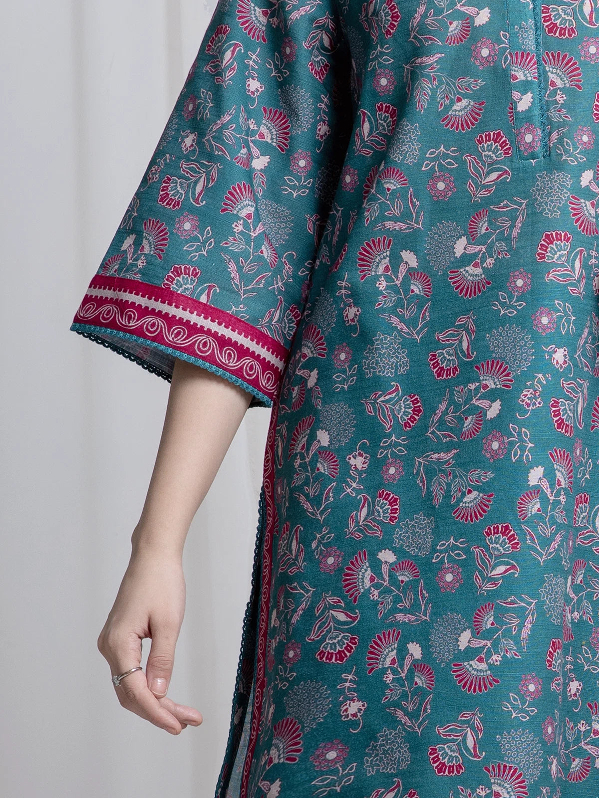 Edenrobe Teal Printed Khaddar Suit Image 4