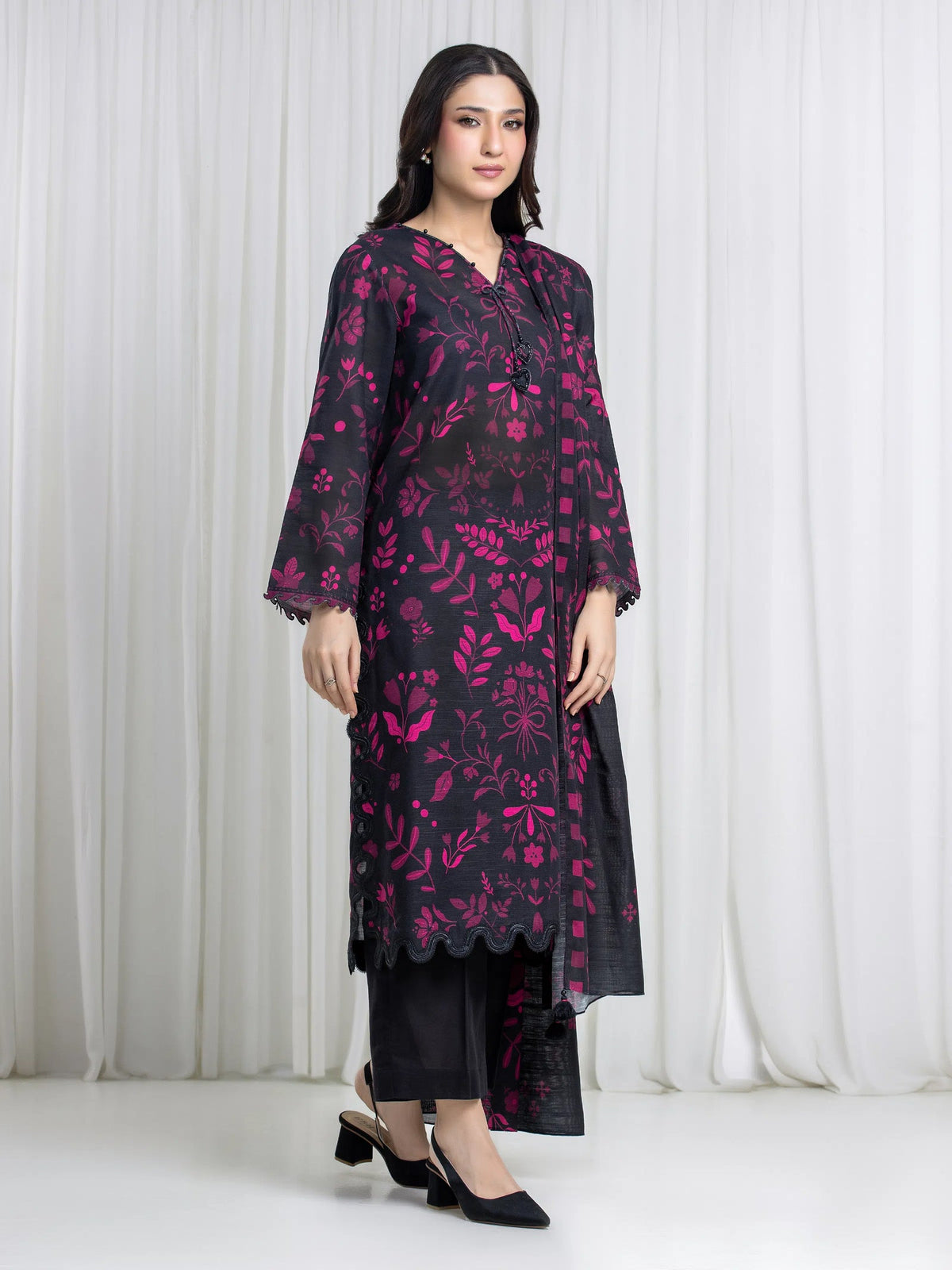 Edenrobe Black Printed Khaddar Suit 3 Piece Unstitched – Image 5