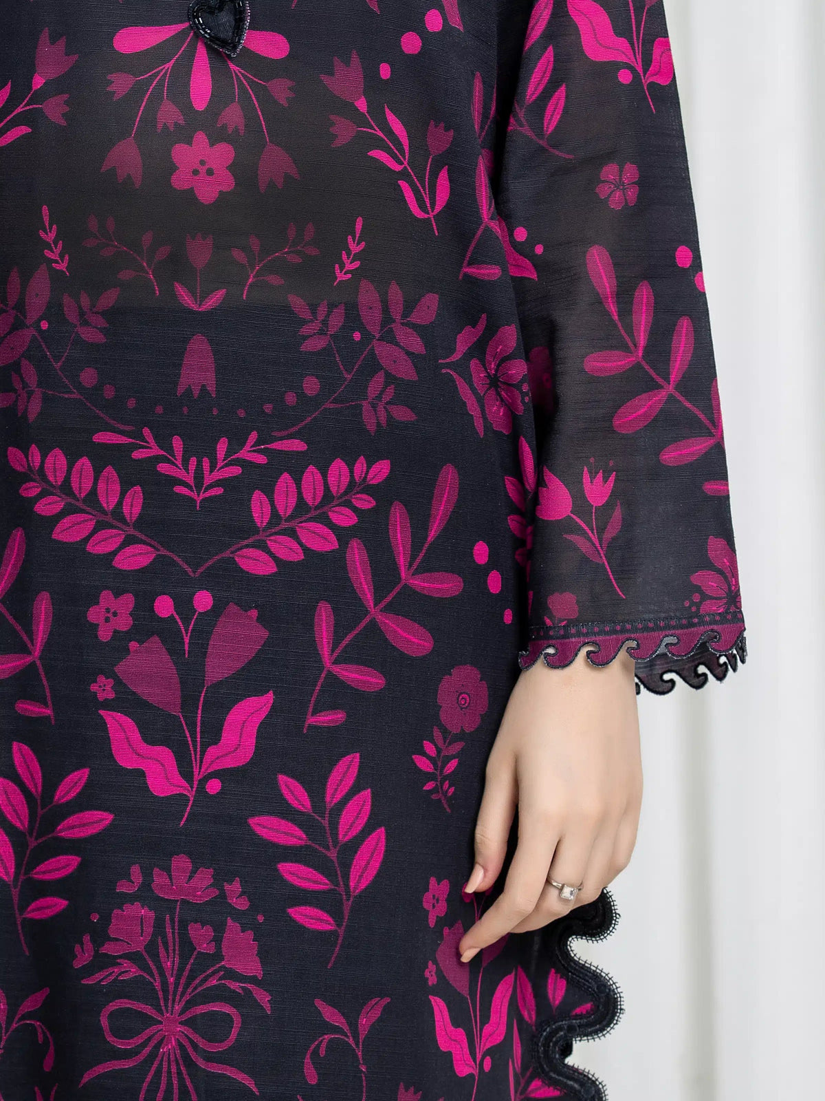 Edenrobe Black Printed Khaddar Suit 3 Piece Unstitched – Image 4