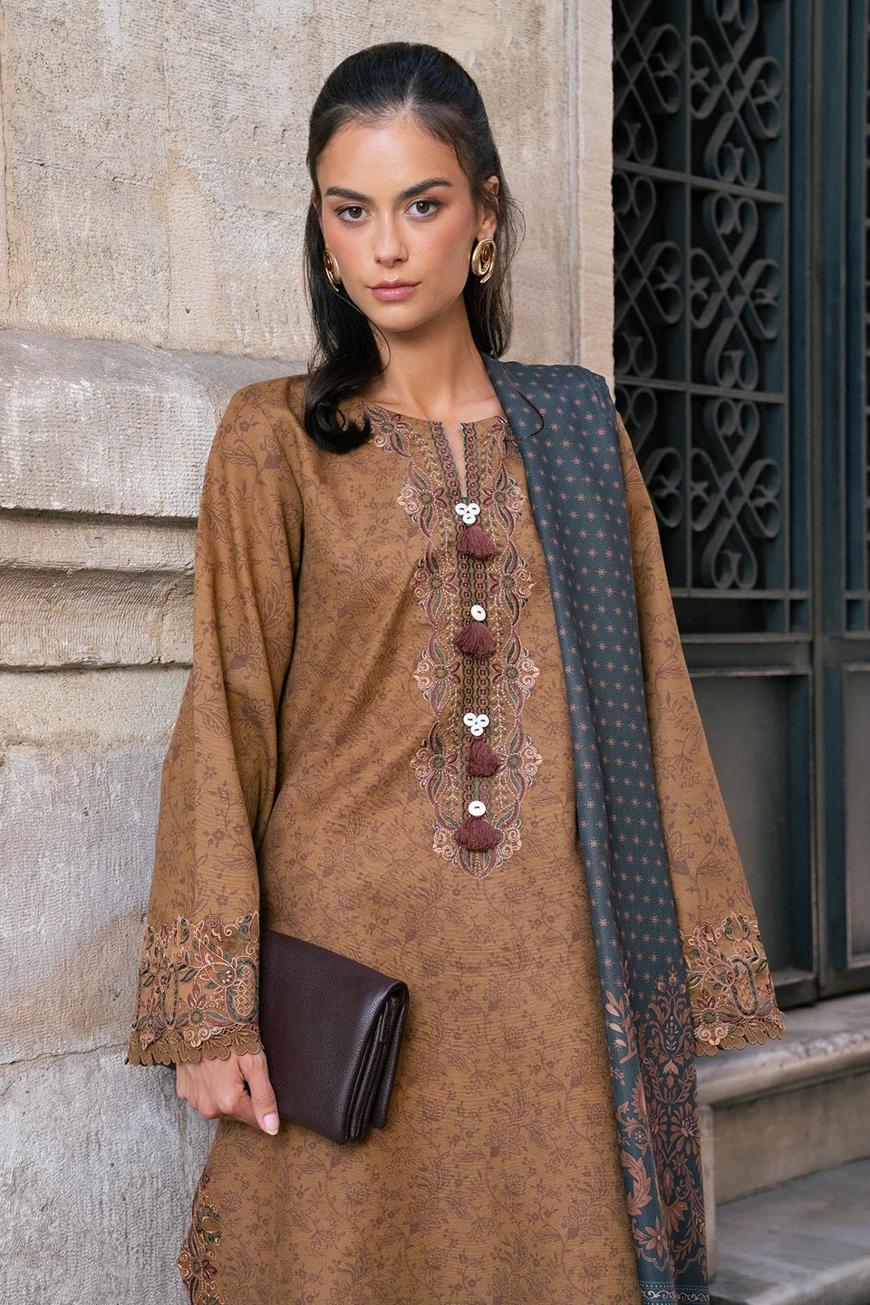 Rang Rasiya Meet Me In Istanbul – Unstitched khaddar 3-Piece Suit | OAT