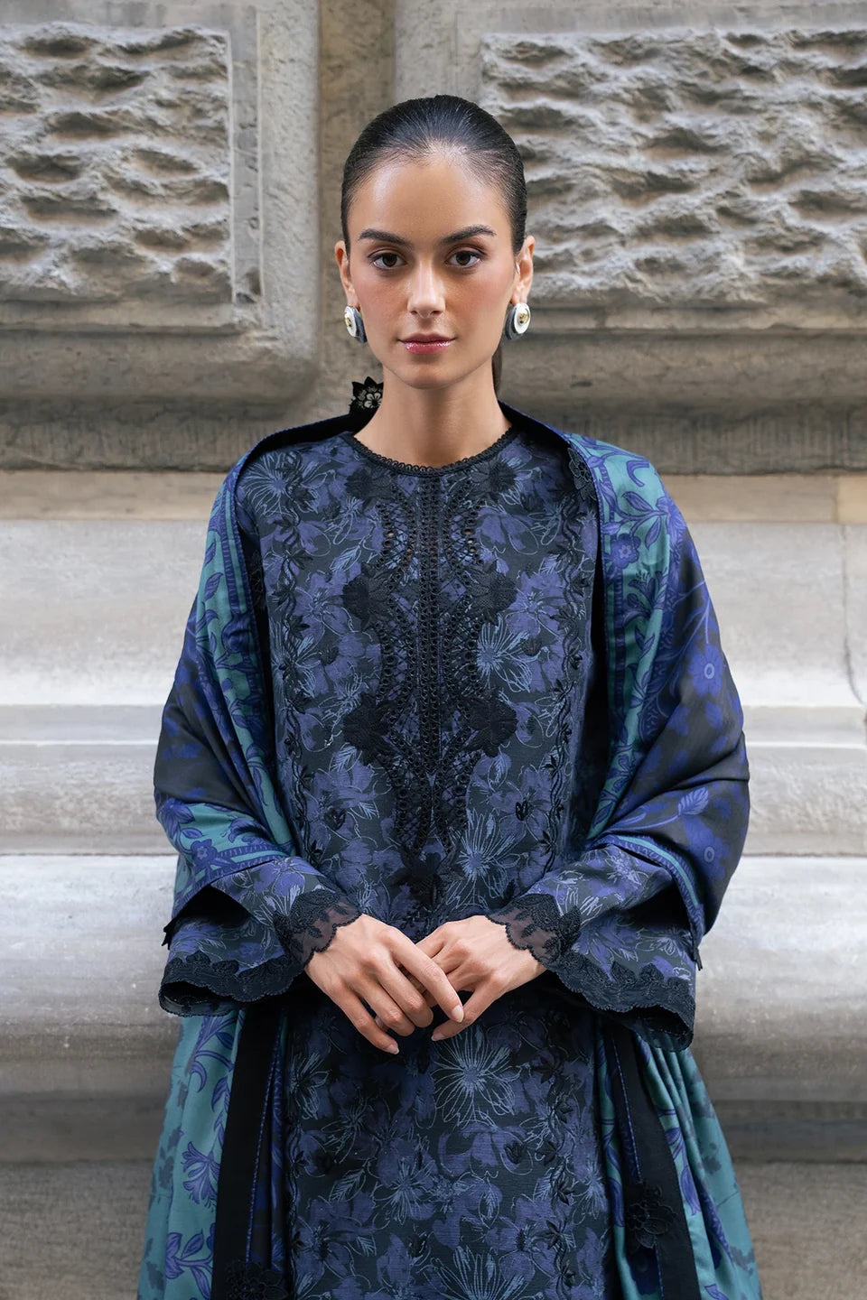 Rang Rasiya Meet Me In Istanbul – Unstitched khaddar 3-Piece Suit | RAVEN