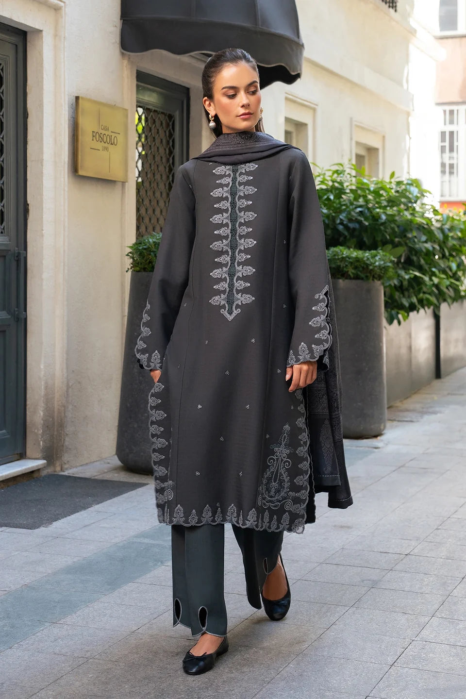 Rang Rasiya Meet Me In Istanbul – Unstitched Linen 3-Piece Suit | SLATE