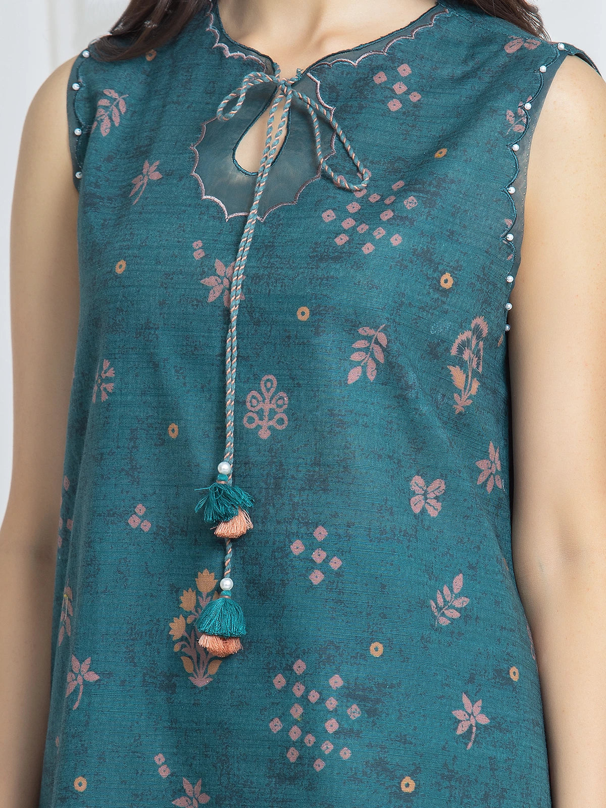Edenrobe Dark Green Printed Khaddar Suit – Image 3