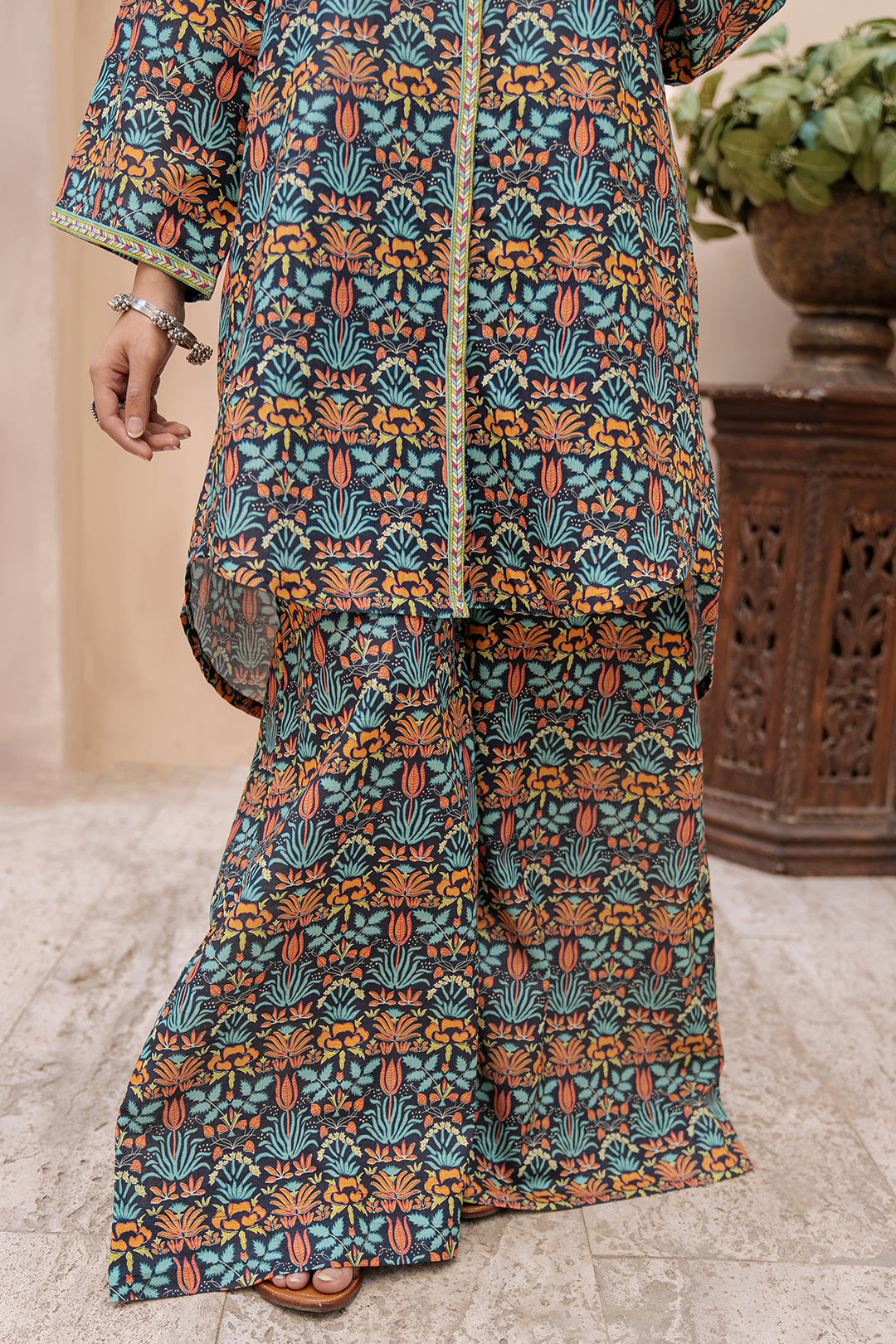 Zellbury Khaddar printed 2 piece shirt shalwar WUW24X20433 fabric detail