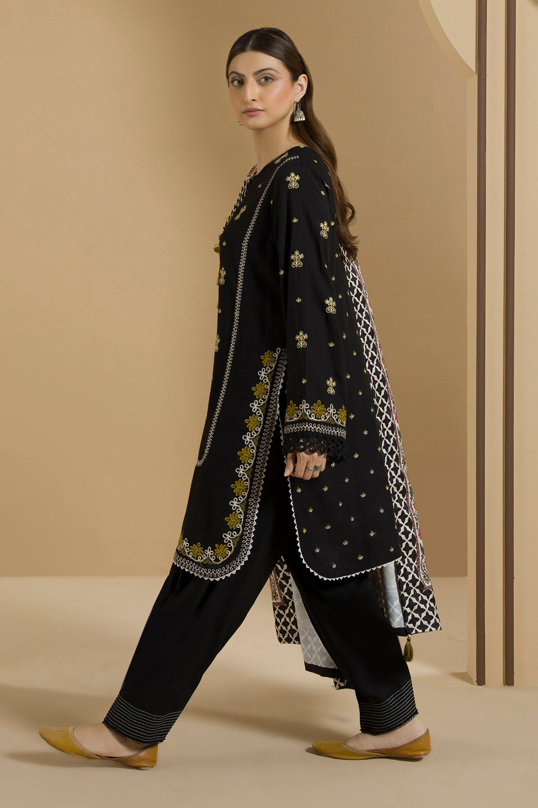 Zellbury black embroidered Linen 3 piece unstitched suit WUW25E30112 image 5