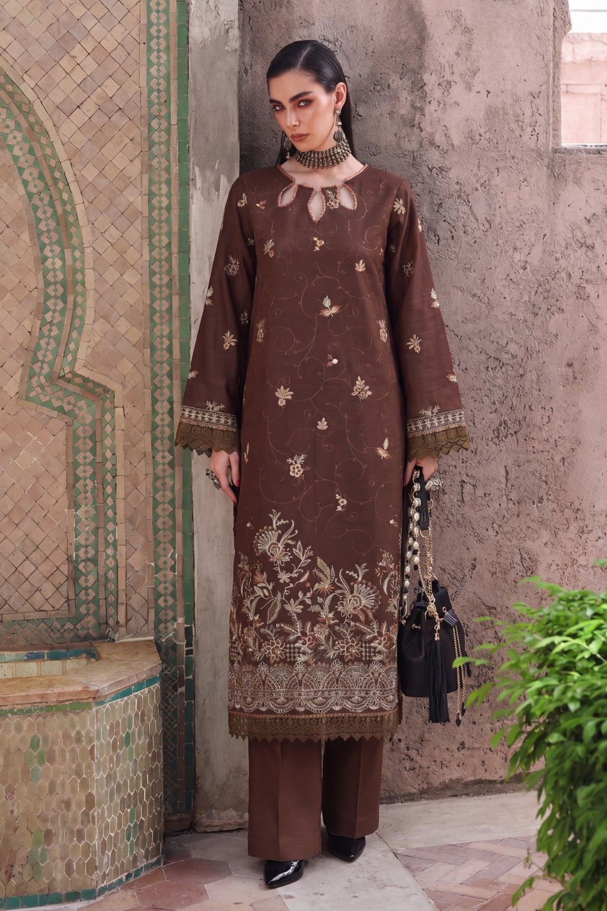 Safwa KEG-17 Olive Khaddar suit front