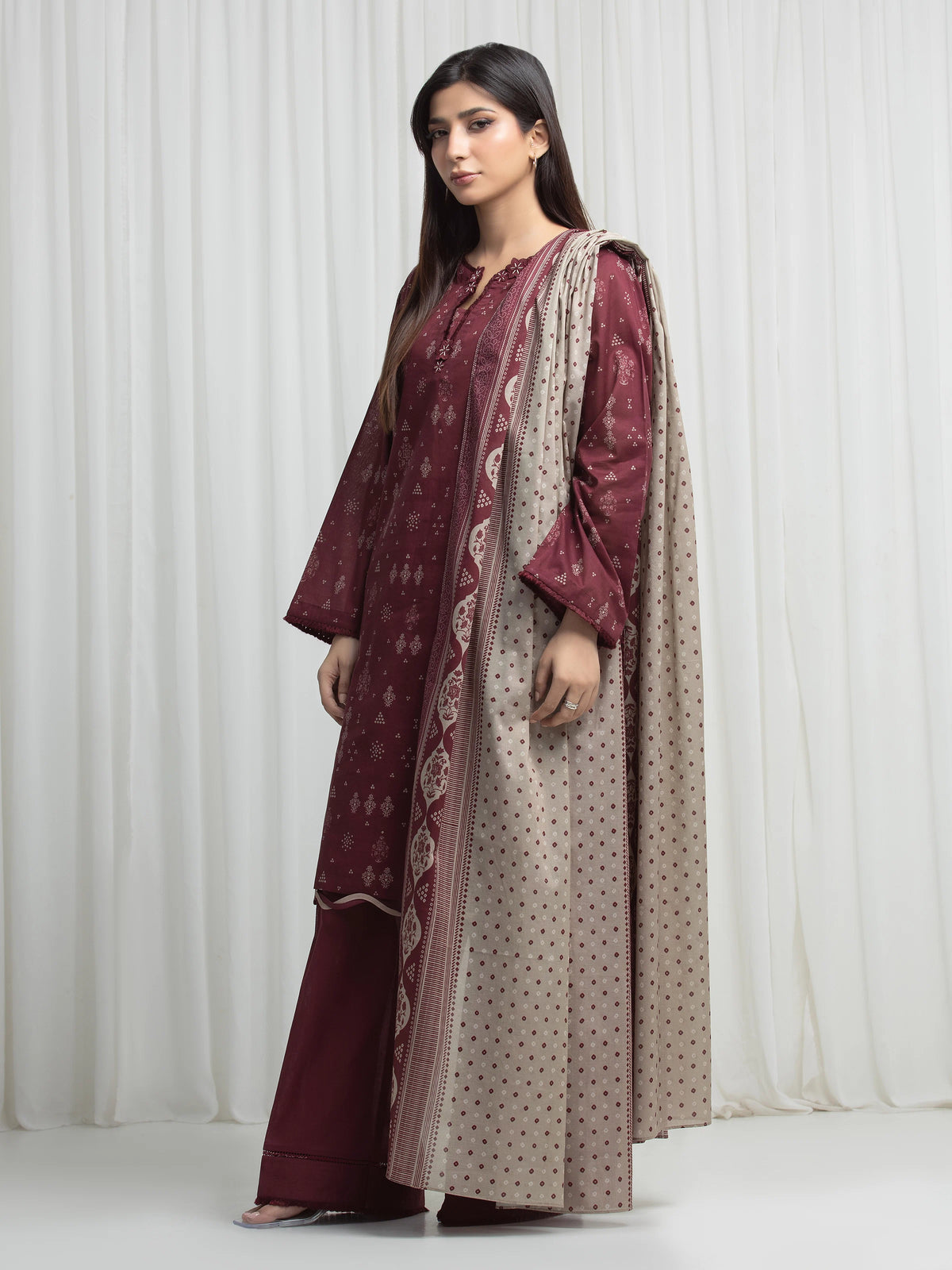 Edenrobe Maroon Printed Khaddar Suit Image 5