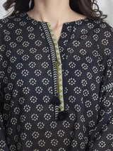 Edenrobe Black Printed Khaddar Suit Image 3