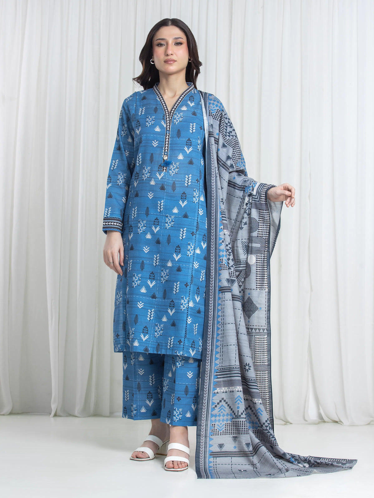 Edenrobe Blue Printed Khaddar Suit Image 1
