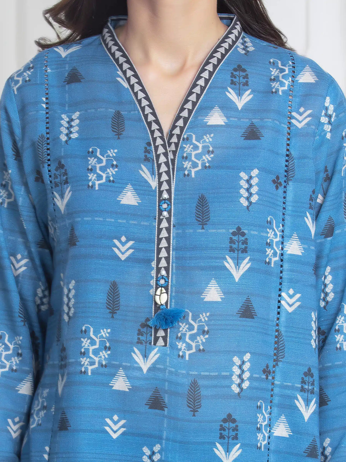 Edenrobe Blue Printed Khaddar Suit Image 3