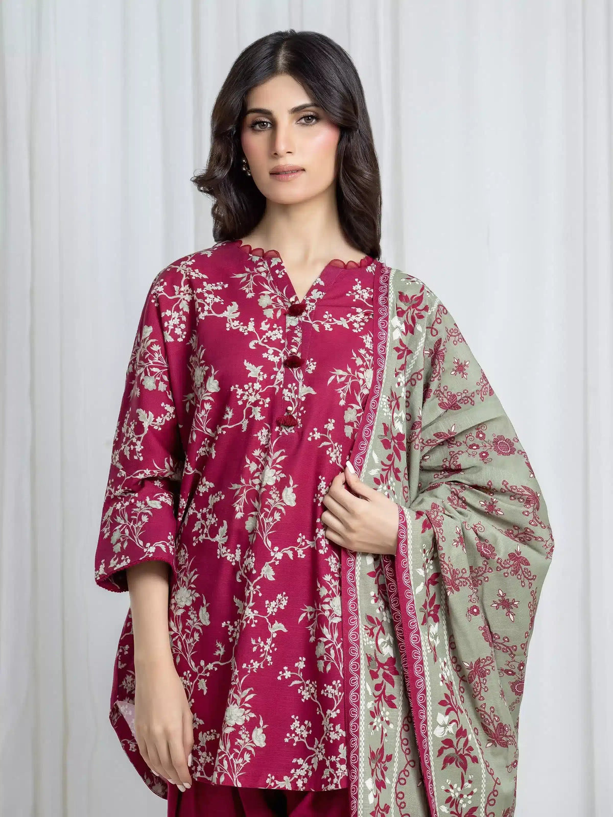 Edenrobe Dark Pink Printed Khaddar Suit 3 Piece Unstitched – Image 2