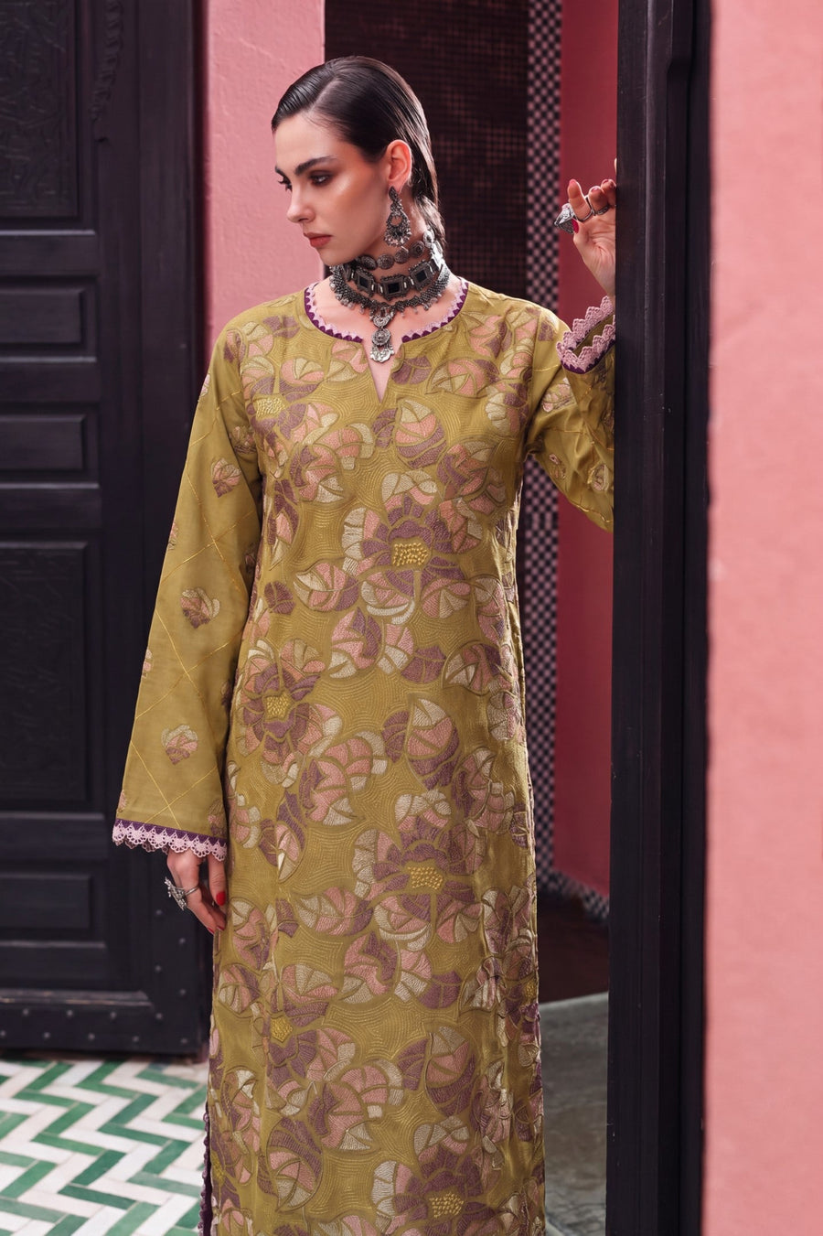 Safwa KEG-18 Olive Khaddar suit detail