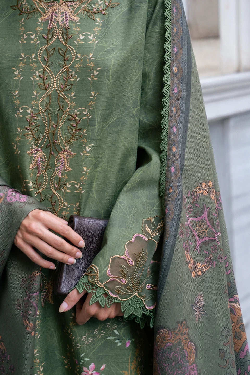 Rang Rasiya Meet Me In Istanbul – Unstitched Khaddar 3-Piece Suit | AMBER