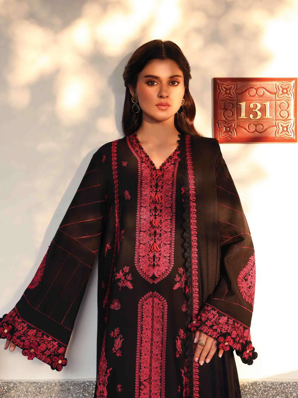Republic Womenswear Amaris Unstitched Khaddar 3Pc Suit D-05 - Al-Zafar Fabrics