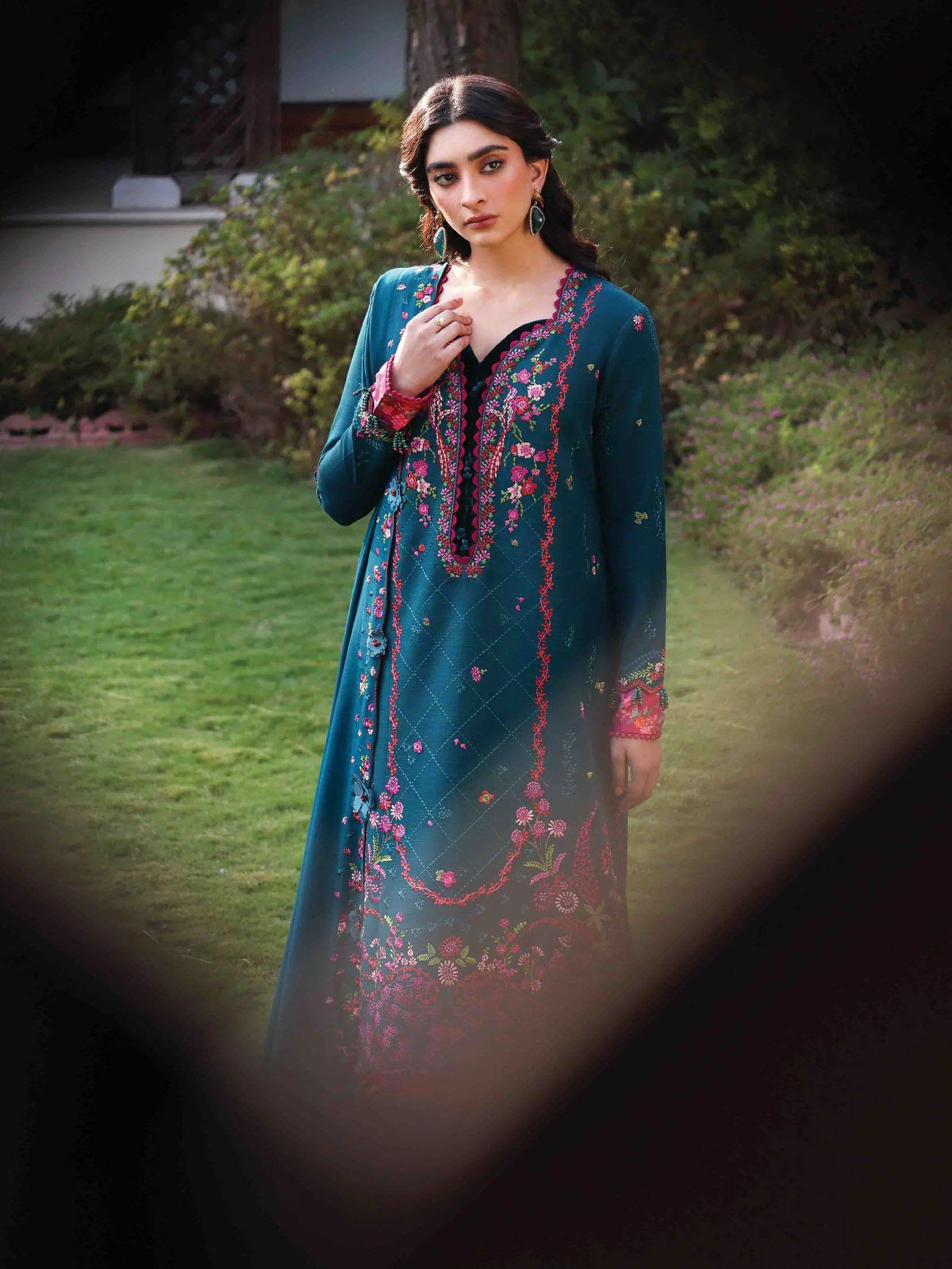 Republic Womenswear Amaris Unstitched Khaddar 3Pc Suit D-09 - Al-Zafar Fabrics