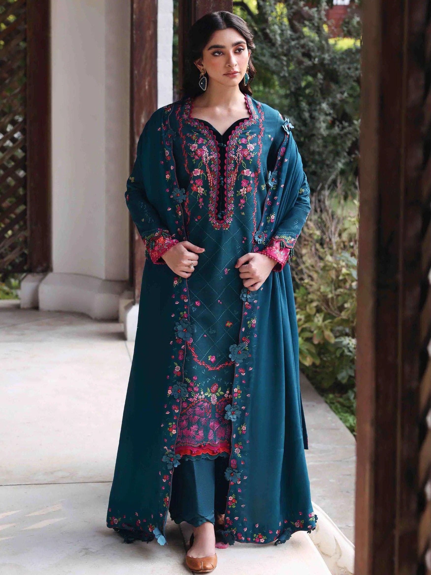 Republic Womenswear Amaris Unstitched Khaddar 3Pc Suit D-09