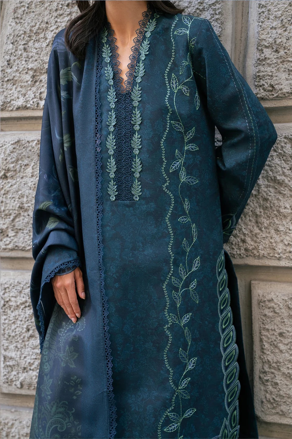 Rang Rasiya Meet Me In Istanbul – Unstitched khaddar 3-Piece Suit | DUSK