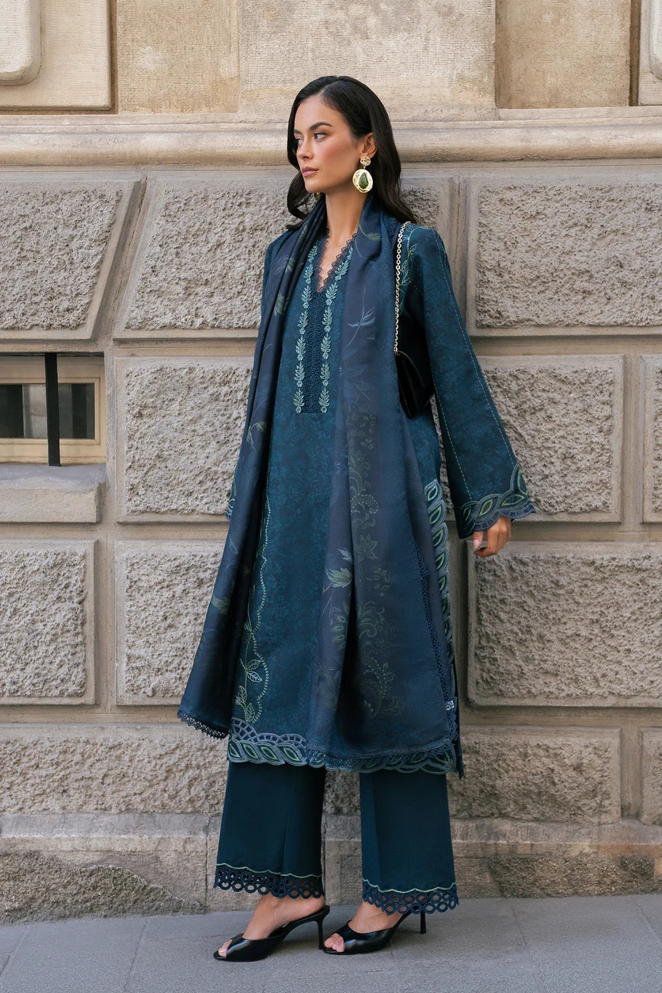 Rang Rasiya Meet Me In Istanbul – Unstitched khaddar 3-Piece Suit | DUSK