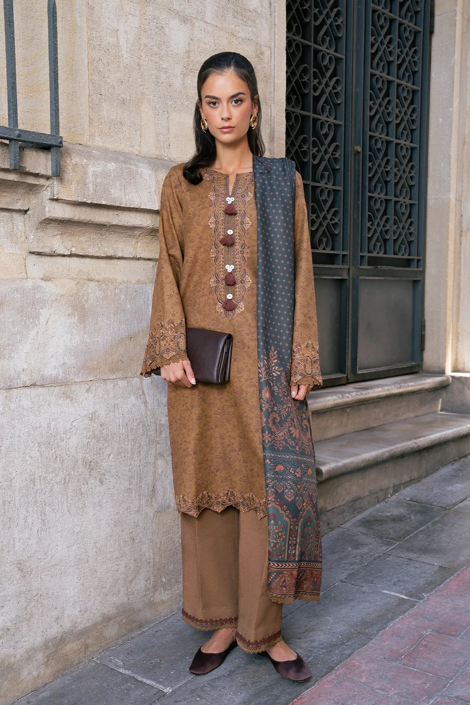 Rang Rasiya Meet Me In Istanbul – Unstitched khaddar 3-Piece Suit | OAT