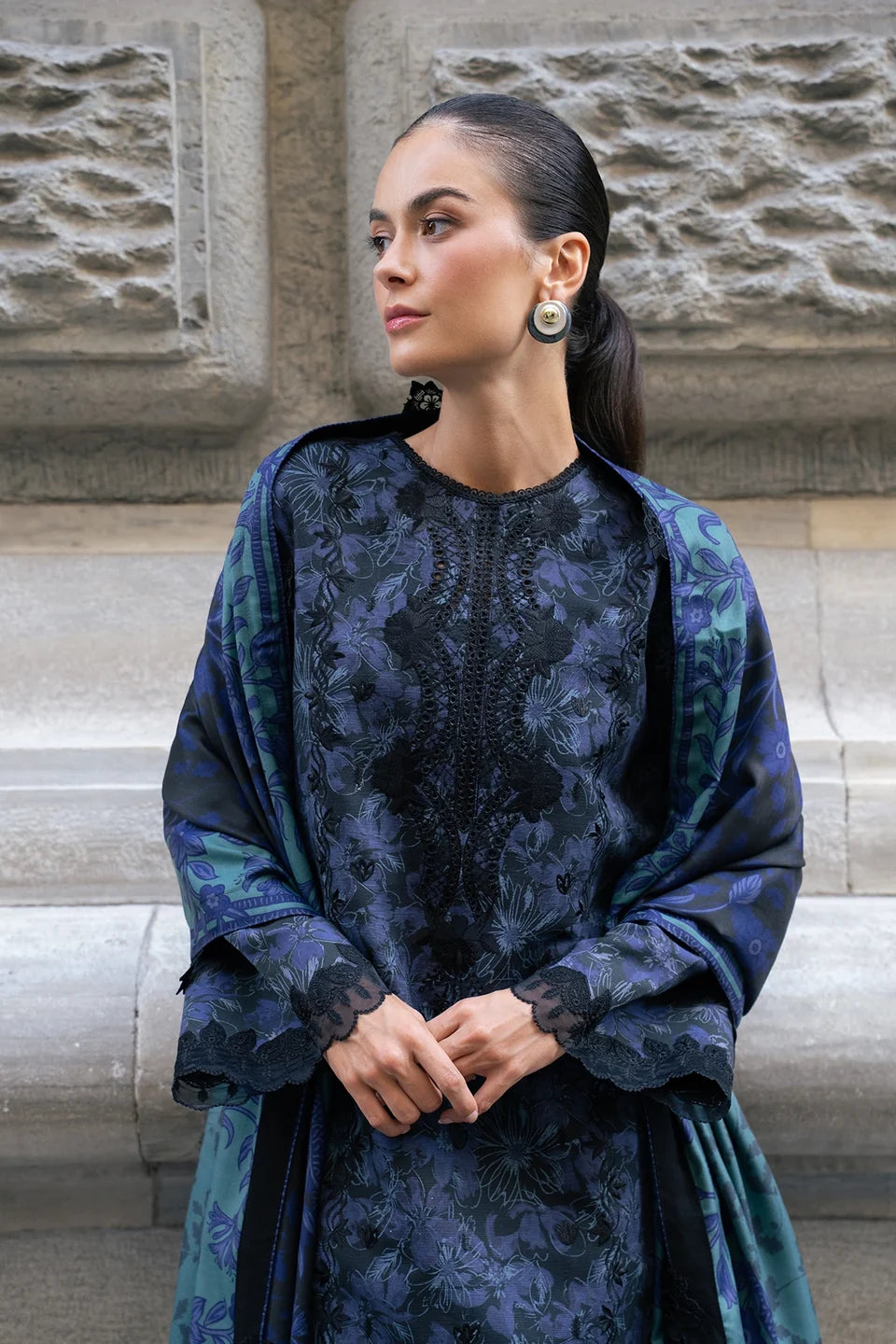 Rang Rasiya Meet Me In Istanbul – Unstitched khaddar 3-Piece Suit | RAVEN