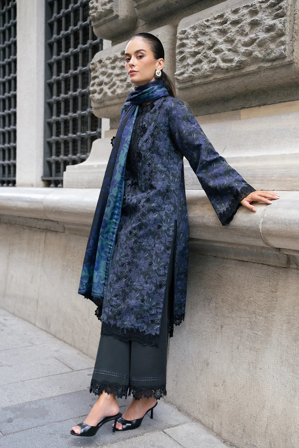 Rang Rasiya Meet Me In Istanbul – Unstitched khaddar 3-Piece Suit | RAVEN