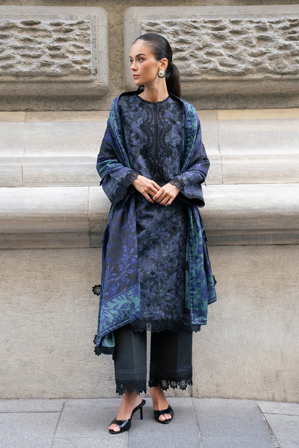 Rang Rasiya Meet Me In Istanbul – Unstitched khaddar 3-Piece Suit | RAVEN