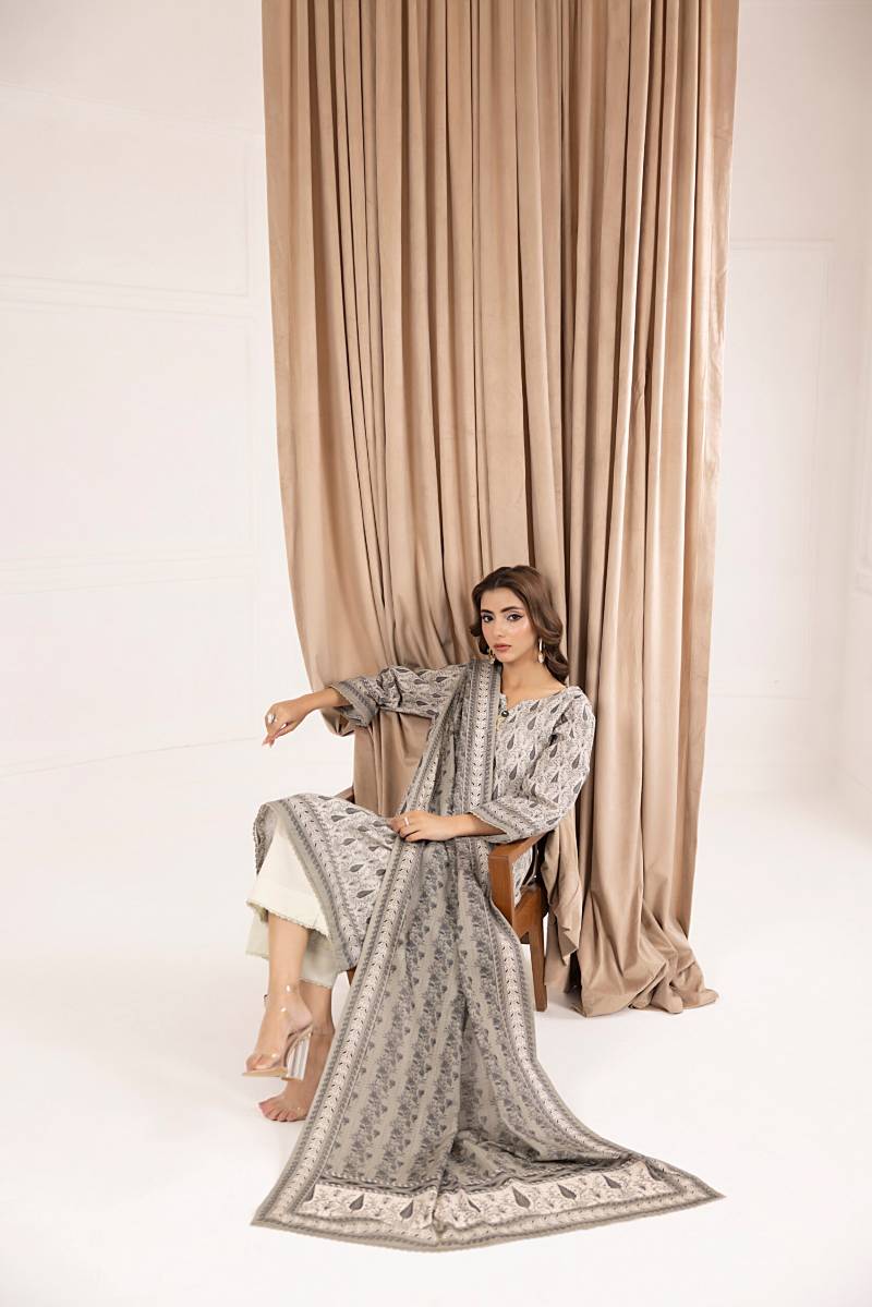 Salina Printed Khaddar Chapter 6 Unstitched 3pc suit SPKV6-1