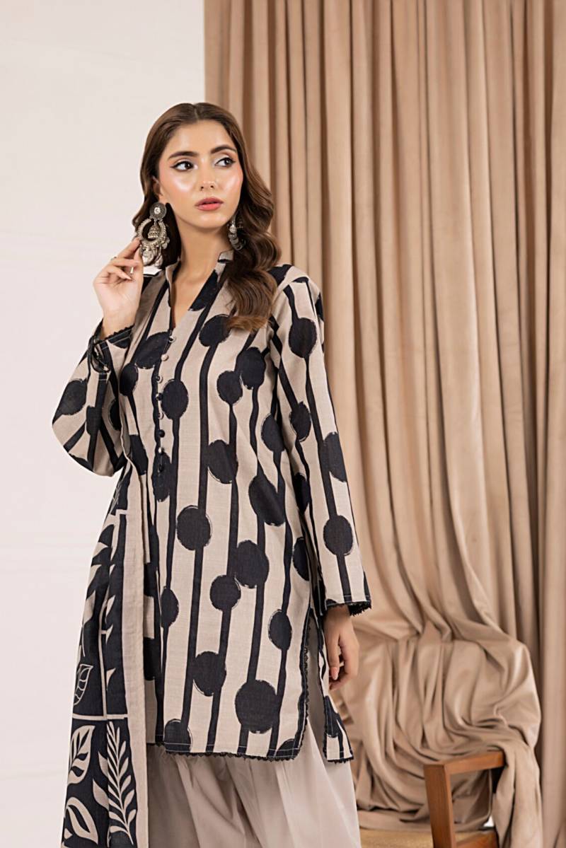 Salina Printed Khaddar Chapter 6 Unstitched 3pc suit SPKV6-5