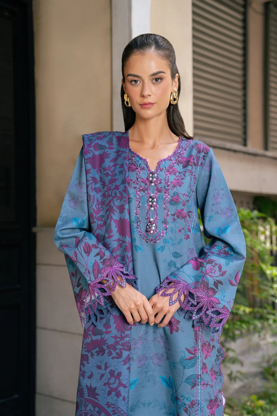 Rang Rasiya Meet Me In Istanbul – Unstitched khaddar 3-Piece Suit | SKYE