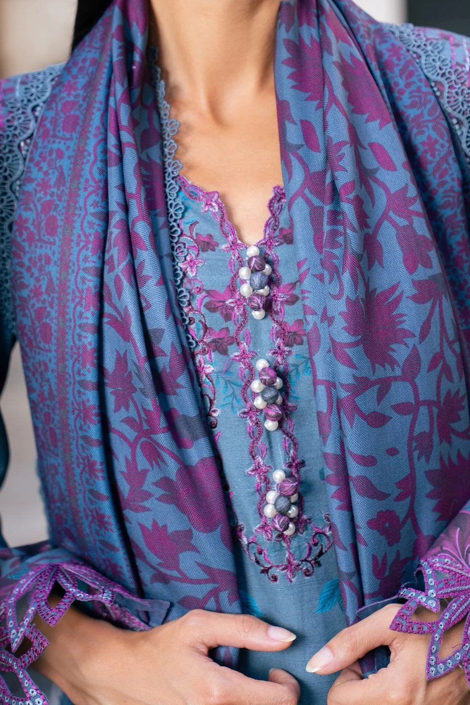 Rang Rasiya Meet Me In Istanbul – Unstitched khaddar 3-Piece Suit | SKYE