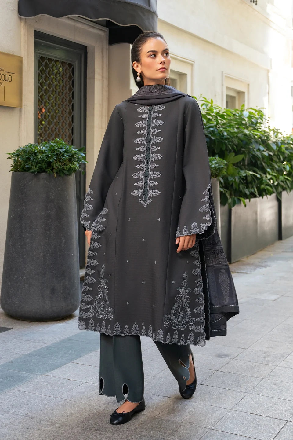 Rang Rasiya Meet Me In Istanbul – Unstitched Linen 3-Piece Suit | SLATE