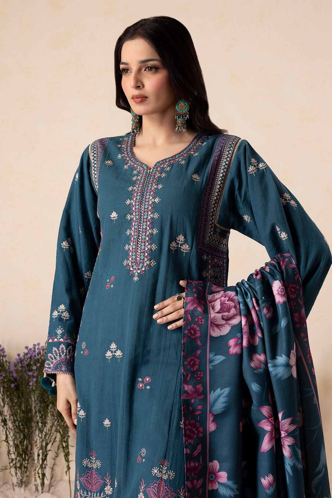 Zellbury teal green Khaddar suit embroidery close up