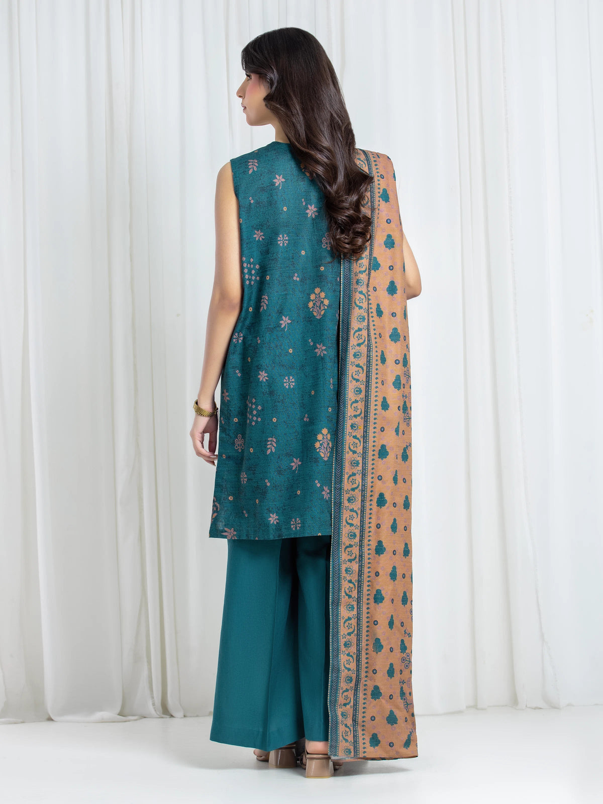 Edenrobe Dark Green Printed Khaddar Suit – Image 5