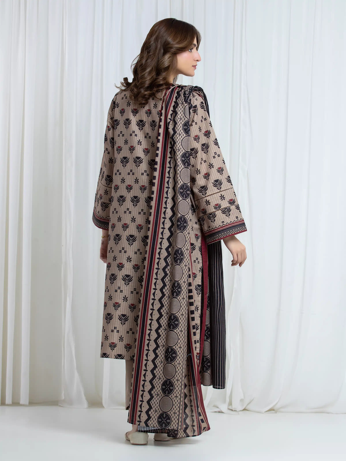 Edenrobe Khaki Printed Khaddar Suit – 3 Piece Unstitched
