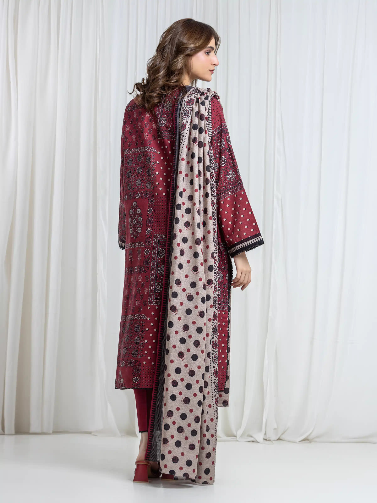 Edenrobe Maroon Printed Khaddar Suit EWU6A3-37107-3P image 6