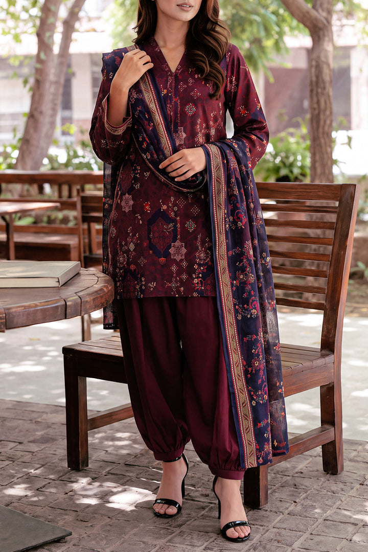 SAYA Printed Khaddar 3 Piece – Maroon | U04-26427-P05A