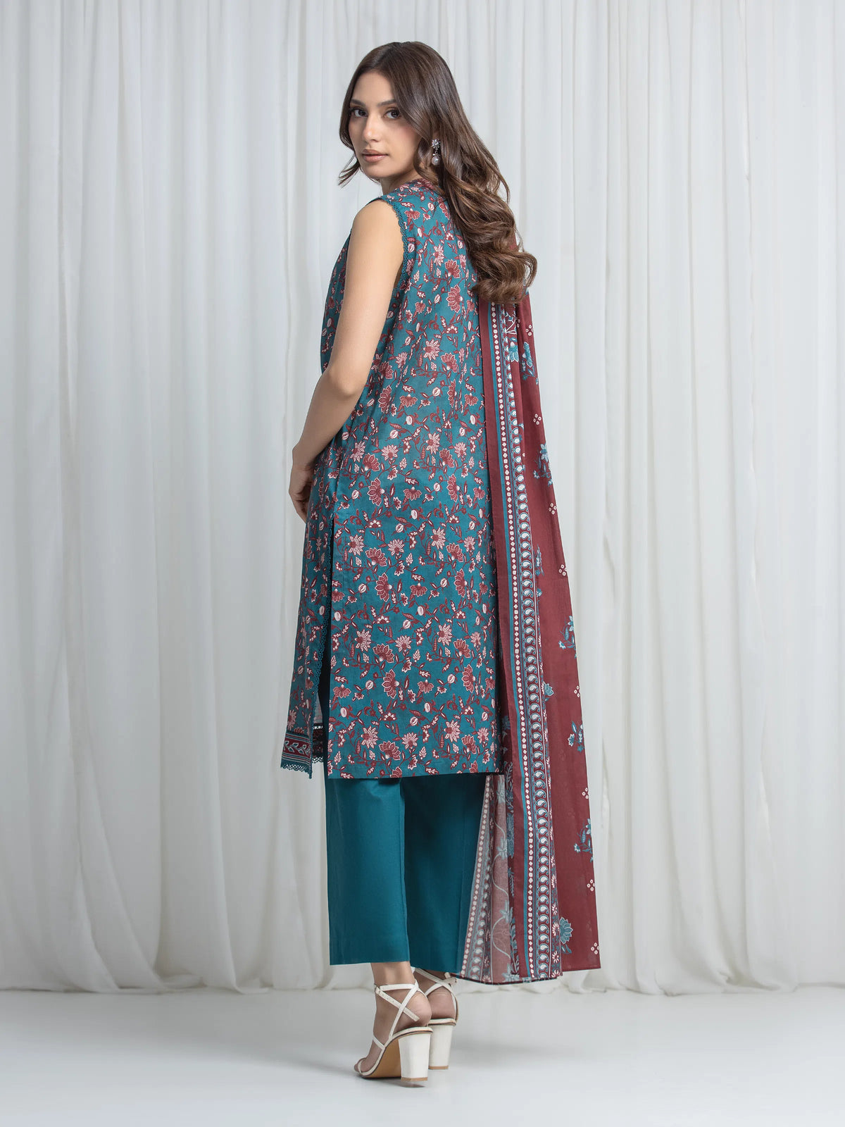 Edenrobe Teal Printed Khaddar Suit EWU6A3-37021-3P image 4