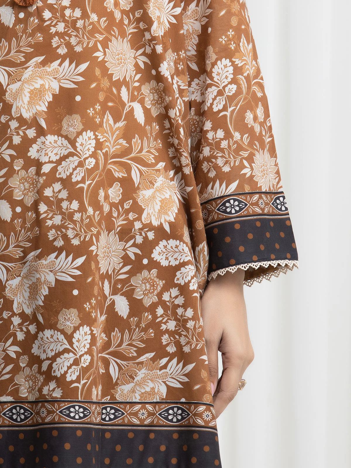 Edenrobe Bronze Printed Khaddar Suit EWU6A3-37025-3P image 4