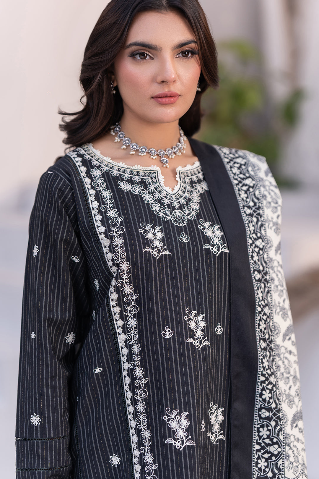 Zellbury Black Embroidered Khaddar 3 Piece Unstitched Suit – WUW24E30540 image 5