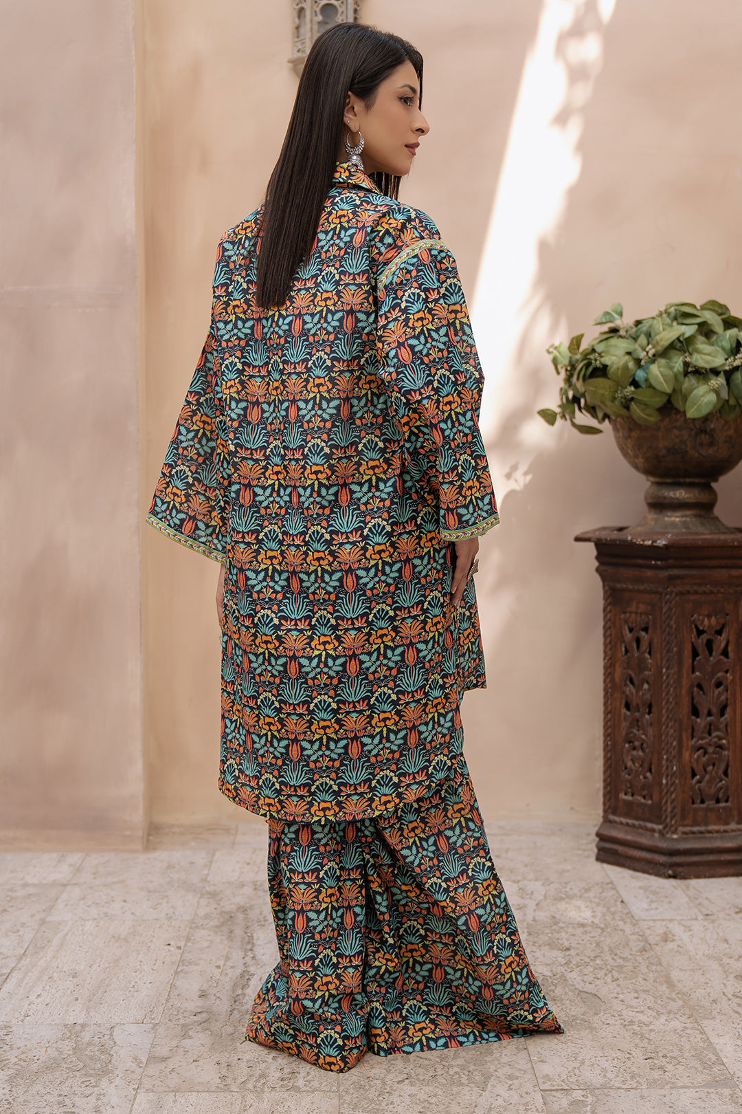 Zellbury Khaddar printed 2 piece shirt shalwar WUW24X20433 back view