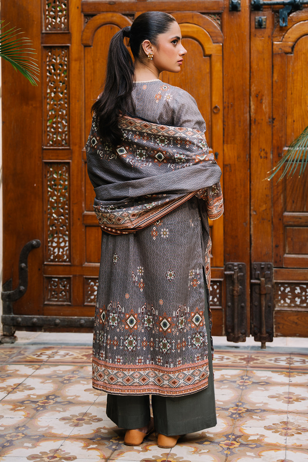 Zellbury grey printed Karandi 3 piece unstitched suit WUW24X30210 image 5